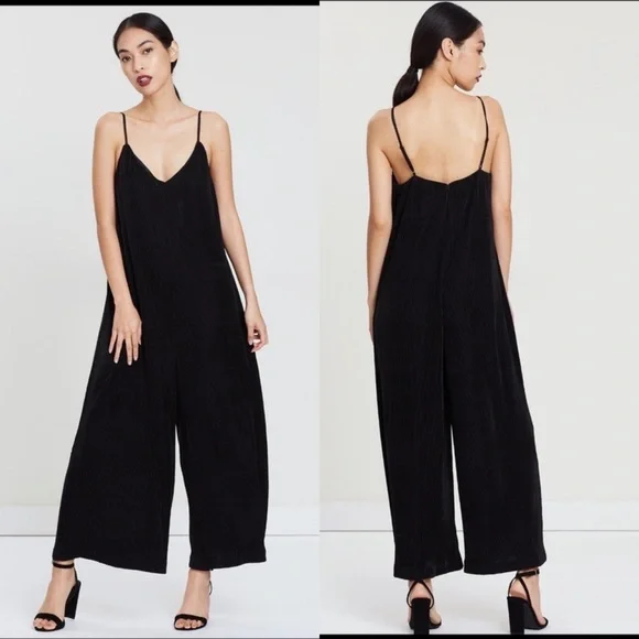 Third Form Pawa Pleated Jumpsuit in Black Size Medium - Picture 2 of 9